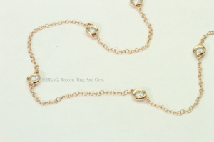 Diamond and gold pendant necklace