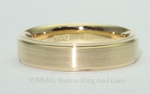 Men's Gold Traditional Wedding Band
