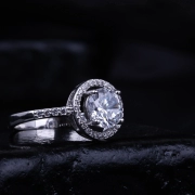 Ring in 2025 with the perfect proposal: How to choose an engagement ring