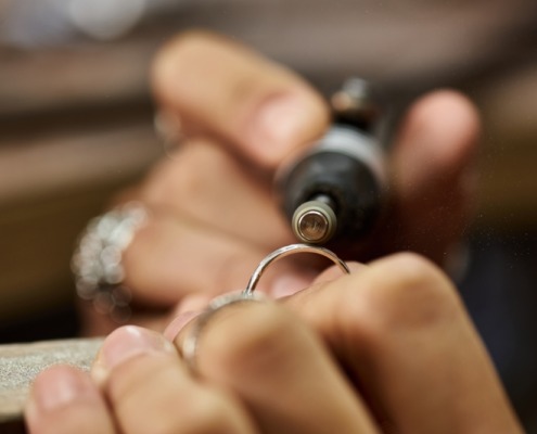 How To Customize Your Engagement Ring