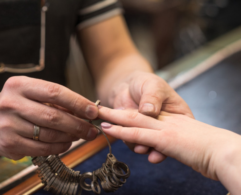 The Art of the Perfect Fit: How Your Engagement Ring Should Actually Feel