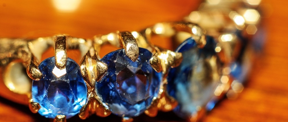 Vintage,family,heirloom,jewelry,,yellow,gold,band,,gorgeous,blue,faceted